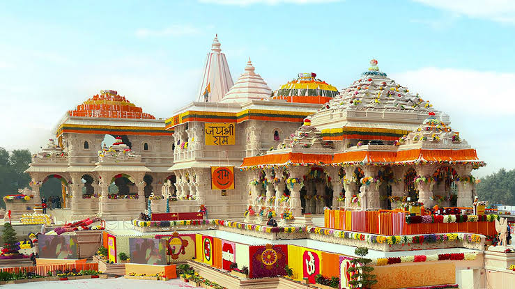 विकास मित्र मंडल द्वारा आयोजित इस भव्य गणेश उत्सव का पंडाल तिल्दा नेवरा नगर पालिका के पीछे होगा। यह स्थान श्रद्धालुओं के लिए सुविधाजनक होगा, जिससे वे आसानी से पंडाल तक पहुँच सकें।