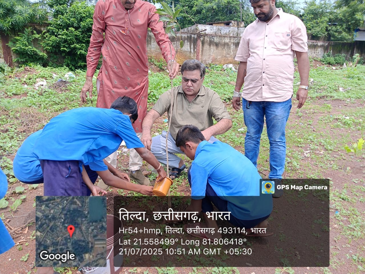 तिल्दा नेवरा में गूंजा हरियाली का संदेश, 100 पौधों से सजा विद्यालय परिसर‘एक पेड़ मां के नाम’ अभियान में बच्चों और पालकों ने लिया संरक्षण का संकल्प