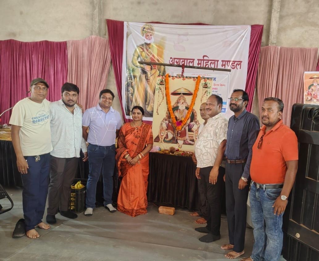 55 लोगों ने किया रक्तदान, अग्रवाल समाज ने दिया उपहार