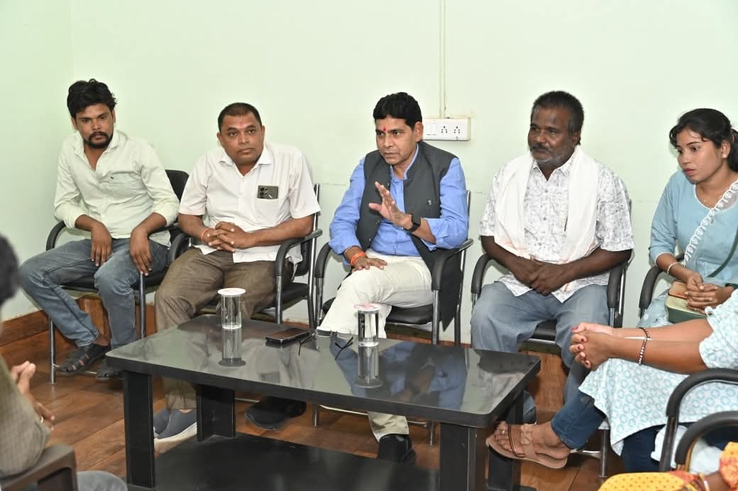 राजस्व मंत्री टंक राम वर्मा ने ली अहम बैठक—28 दुकानों का विवादित पंचायत प्रस्ताव रद्द होने की बात सामने आई