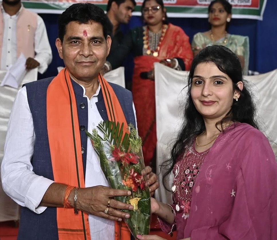 तिल्दा-नेवरा के वार्ड 13 में गार्डन एवं चौपाटी निर्माण को मिली 1 करोड़ की स्वीकृतिनगर पालिका उपाध्यक्ष पलक विकास सुखवानी ने मंत्री टंक राम वर्मा का जताया आभार