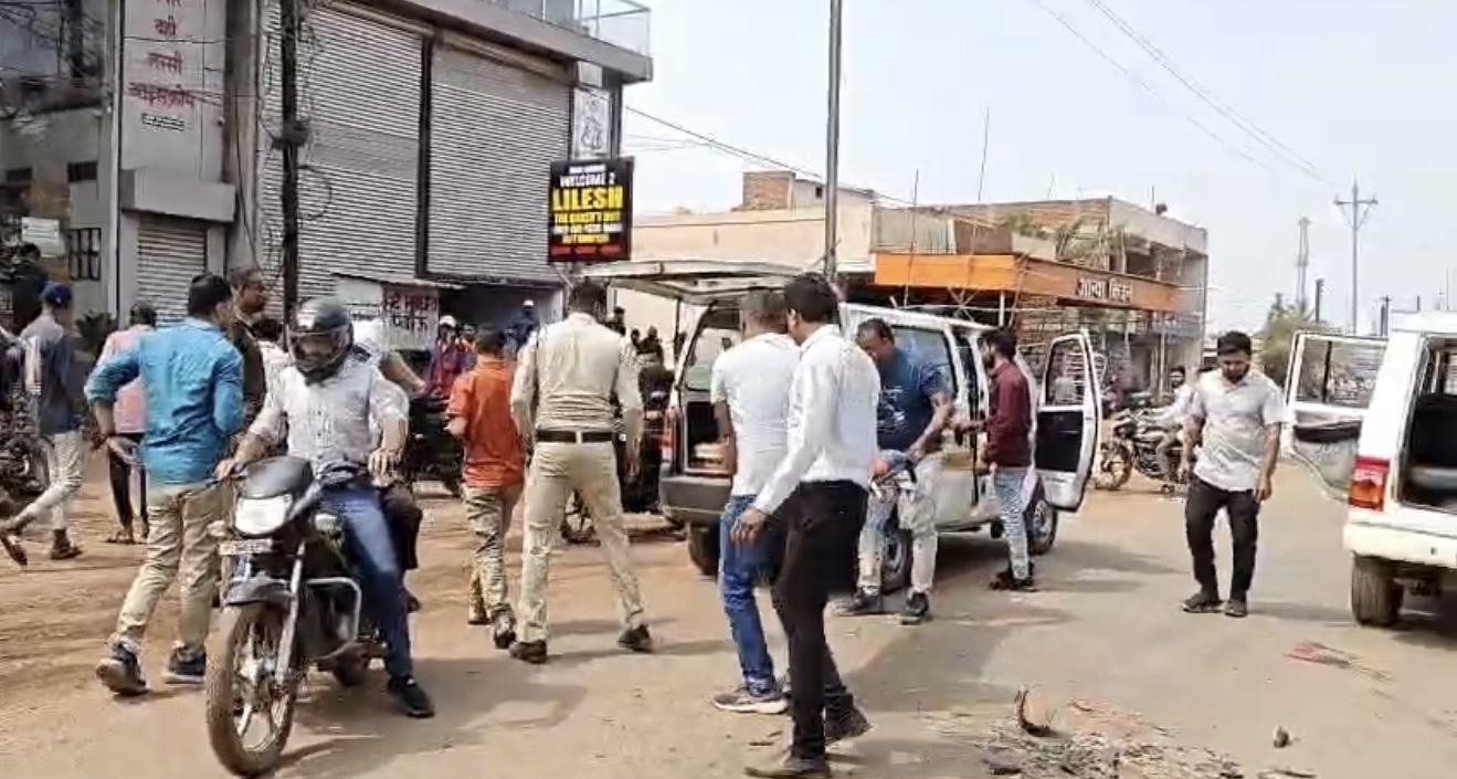 तिल्दा-खरोरा मुख्य मार्ग पर दर्दनाक सड़क हादसा, दोपहिया वाहन चालक की मौके पर मौत