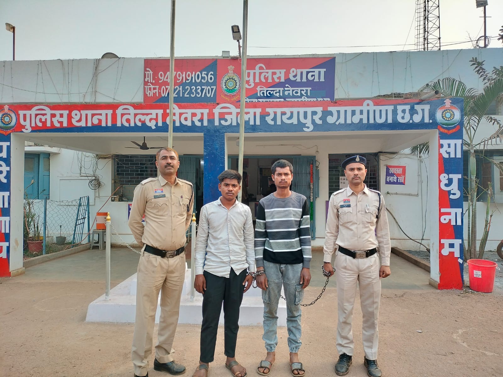 तिल्दा-नेवरा में ‘ऑपरेशन निश्चय’ की बड़ी कार्रवाई — 35 पौवा अवैध मसाला शराब सहित आरोपी गिरफ्तार