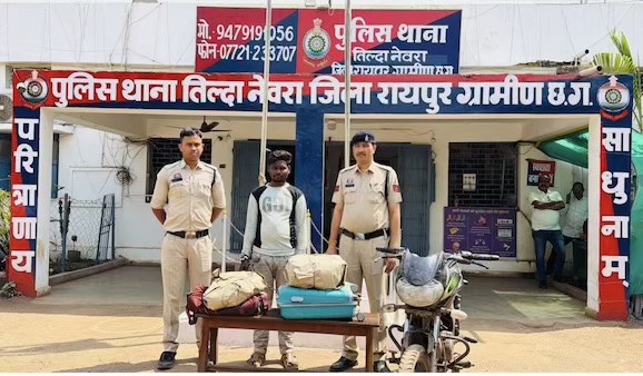 तिल्दा पुलिस की बड़ी कार्यवाही: ऑपरेशन ‘निश्चय’ के तहत 8.5 किलो गांजा के साथ आरोपी गिरफ्तारथाना प्रभारी रमाकांत तिवारी के नेतृत्व में मिली सफलता