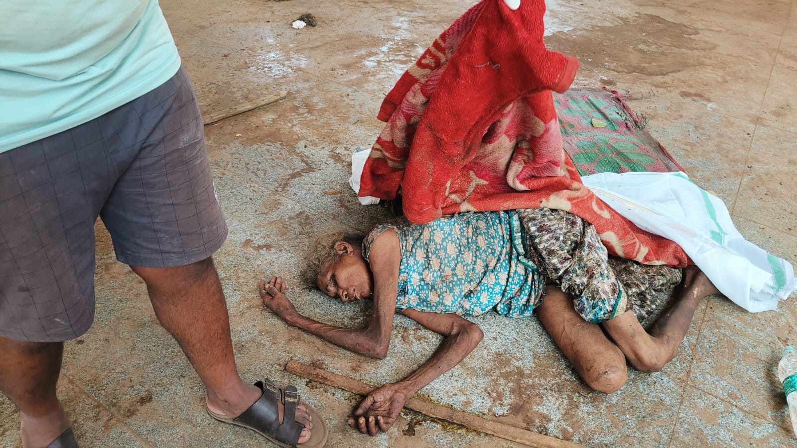 तिल्दा रेलवे स्टेशन के पास मिली अज्ञात वृद्ध महिला की लाश, पहचान के लिए पुलिस ने आमजन से की अपीलकरीब 70 वर्षीय महिला के परिजनों की तलाश जारी, जानकारी मिलने पर तिल्दा-नेवरा पुलिस को दें सूचना