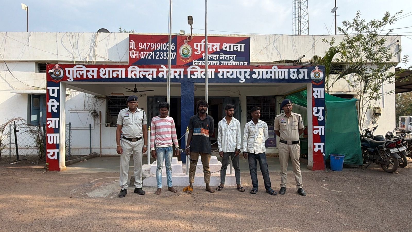 केबल वायर चोरी मामले में फरार चल रहे पति-पत्नी गिरफ्तार, तिल्दा-नेवरा पुलिस ने मुखबिर की सूचना पर दबोचा
