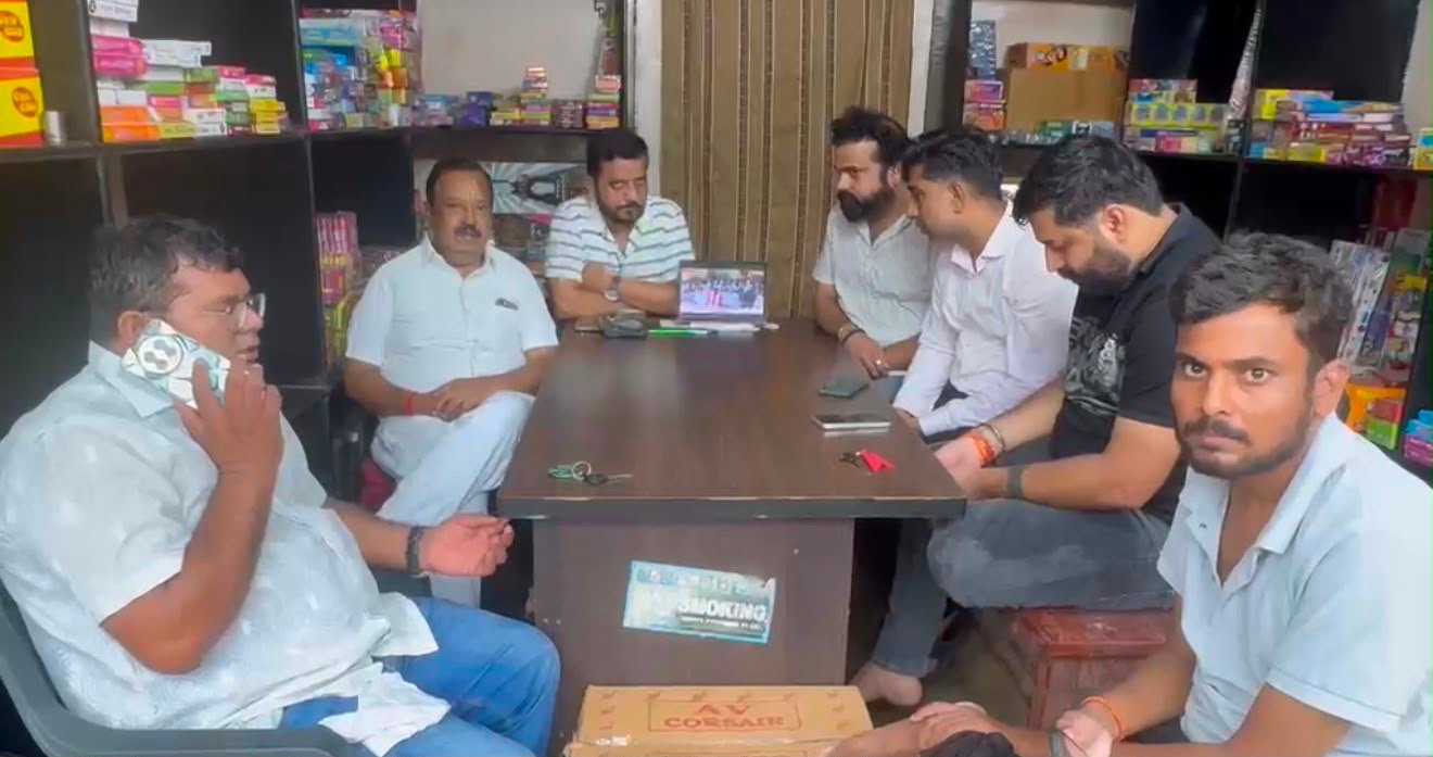 ‘मन की बात’ में प्रधानमंत्री के संदेशों को आत्मसात करने का आह्वान, सांसद प्रतिनिधि राम पंजवानी एवं एल्डरमैन सुरेश लखवानी ने की सराहना