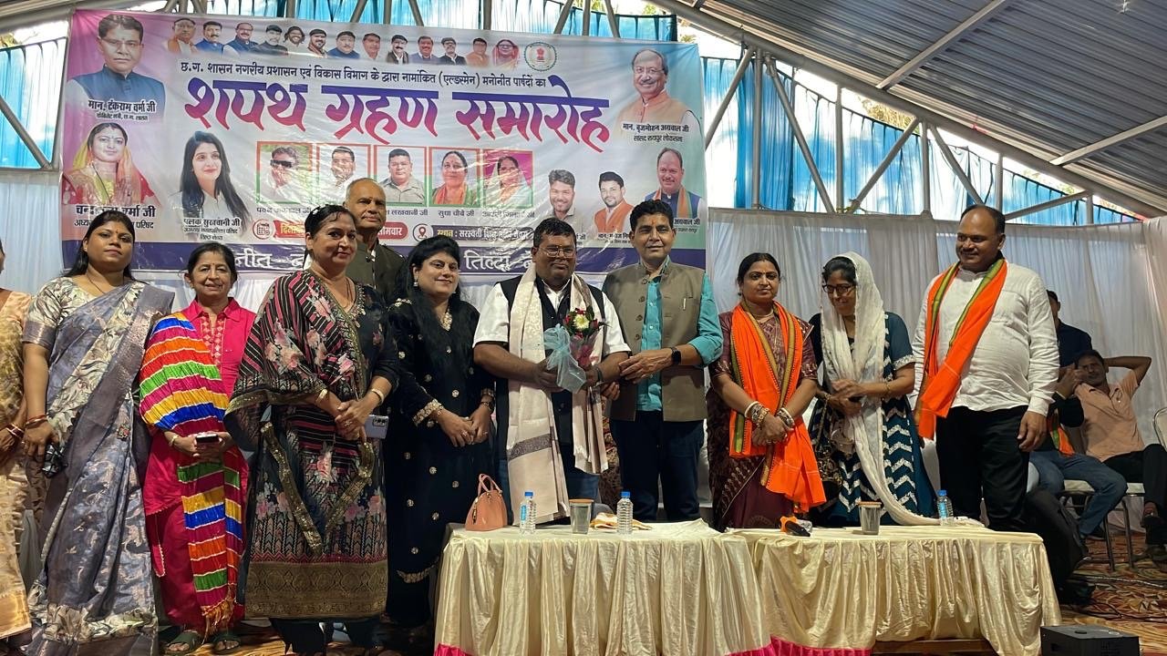 कैबिनेट मंत्री टंकराम वर्मा की गरिमामयी उपस्थिति में 5 एल्डरमैन का शपथ ग्रहण सम्पन्न