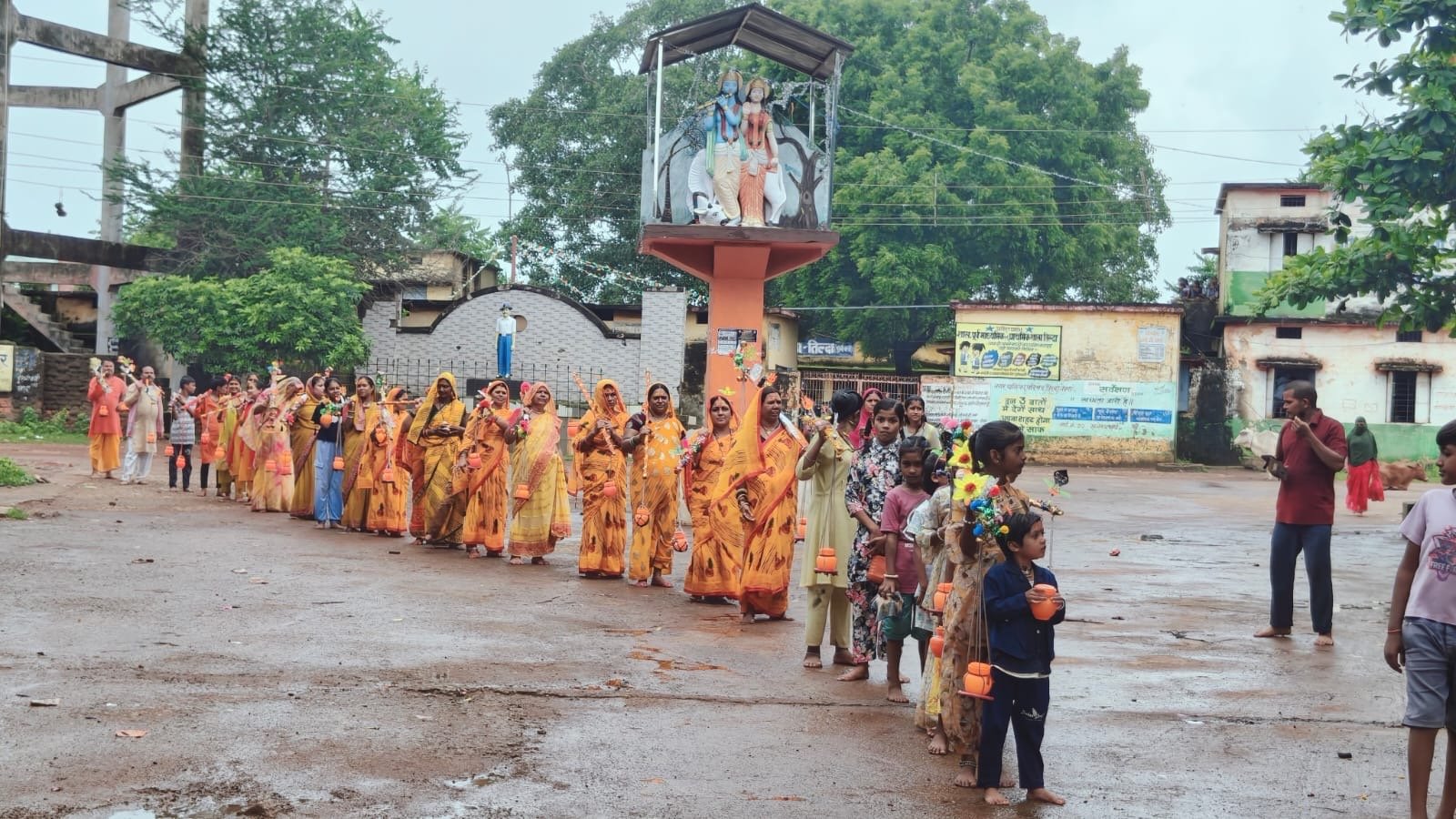 वार्ड 21 में निकली भव्य कांवड़ यात्रा, शिव परिवार मित्र मंडल ने किया आयोजन