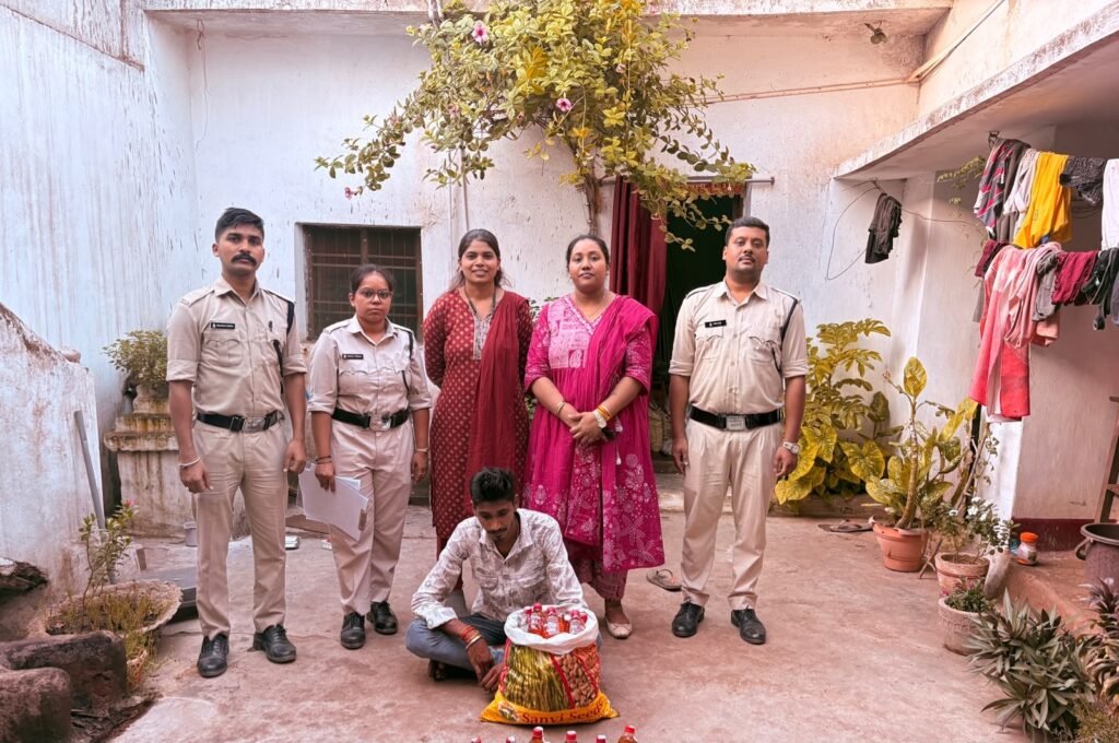आबकारी विभाग की बड़ी कार्रवाई: 9.18 बल्क लीटर अवैध देशी शराब जब्त, एक आरोपी गिरफ्तार