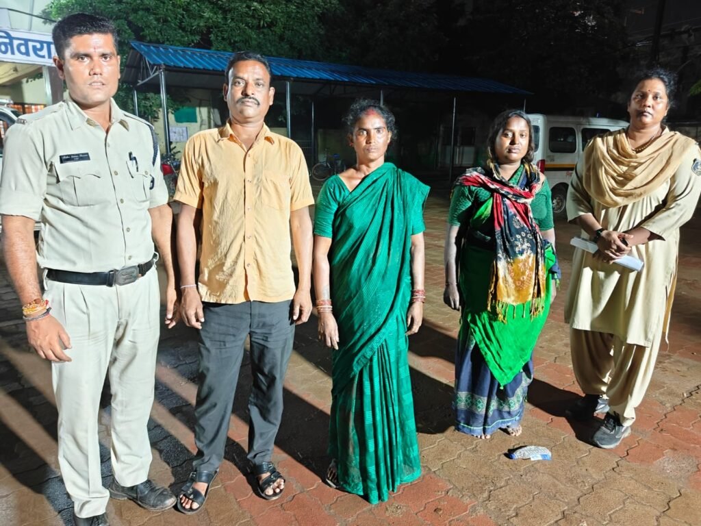 तिल्दा-नेवरा पुलिस की सख्ती: सार्वजनिक स्थान पर विवाद करने वाले तीन असामाजिक तत्व जेल भेजे तिल्दा-नेवरा पुलिस की सख्ती: सार्वजनिक स्थान पर विवाद करने वाले तीन असामाजिक तत्व जेल भेजे