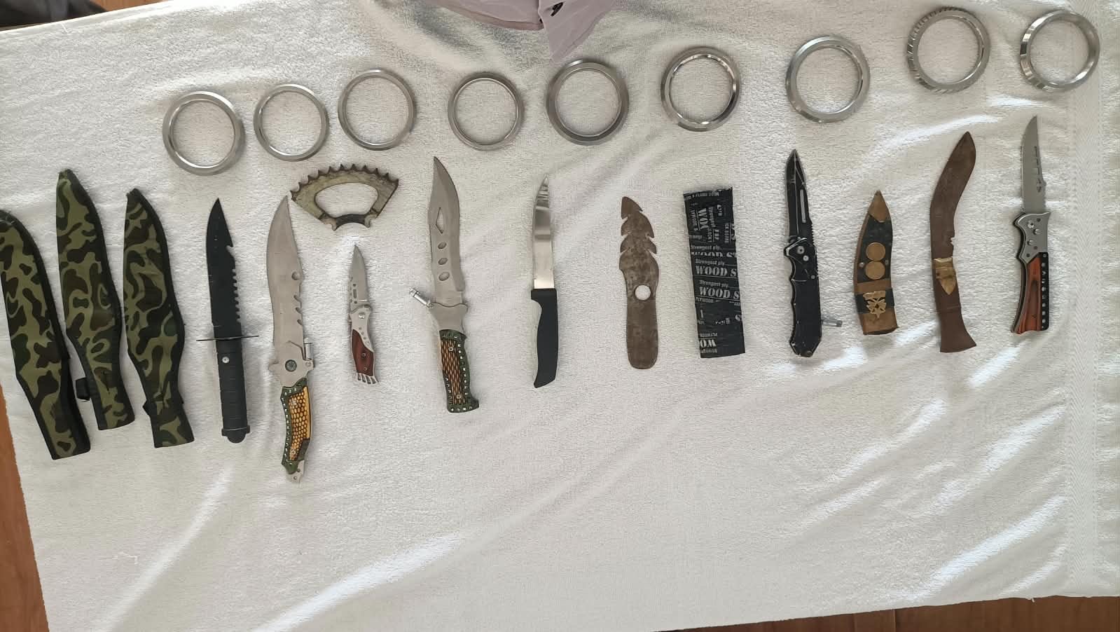 सेवा संकल्प अभियान का असर: ग्रामीणों ने पुलिस को सौंपे 106 हथियार व आपत्तिजनक सामान