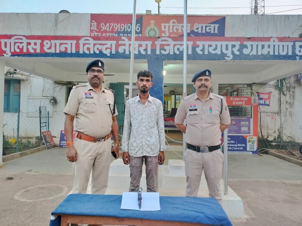 मौली माता मंदिर के पीछे चाकू दिखाकर लोगों को डरा रहा युवक गिरफ्तार, बटनदार चाकू जब्त